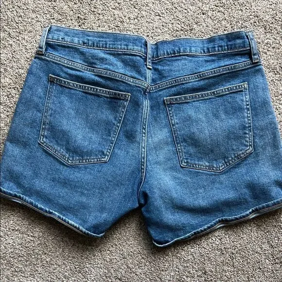 GAP Women's Classic Blue Jean Shorts - Picture 2 of 3